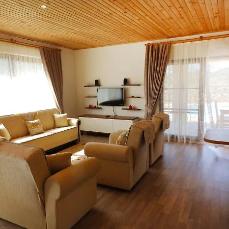 빌라 Kayakoey'De Kiralik Muhafazakar Villa