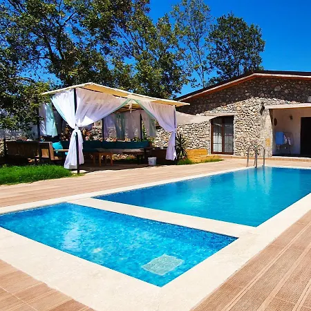 Kayakoey'De Kiralik Muhafazakar Villa Fethiye