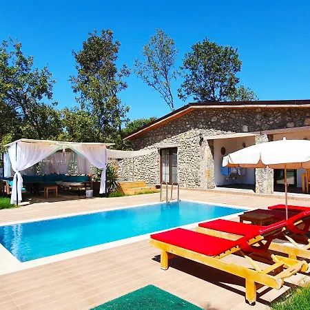 Villa Kayakoey'De Kiralik Muhafazakar Villa