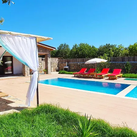 Kayakoey'De Kiralik Muhafazakar Villa *